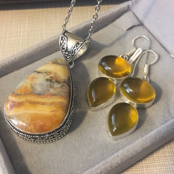 Jewelry - Unique Set Bostwana Agate and  cat's eye SET